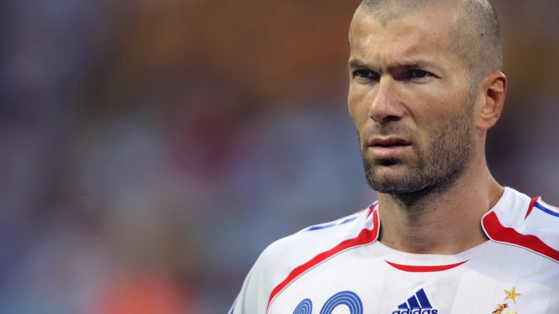 爱游戏数字互动-足篮网三线炸裂!斯图加特密谋葡超,比利亚雷亚尔远射贴柱,阿扎伦卡IG逆转封神